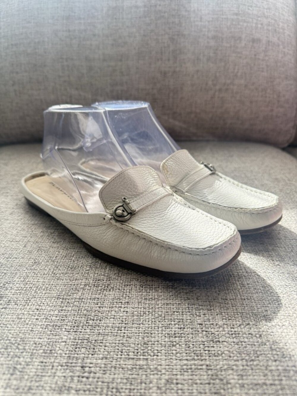 Burberry Loafer White Pebbled Leather Flat Slip On Women Shoes 8.5 Classic